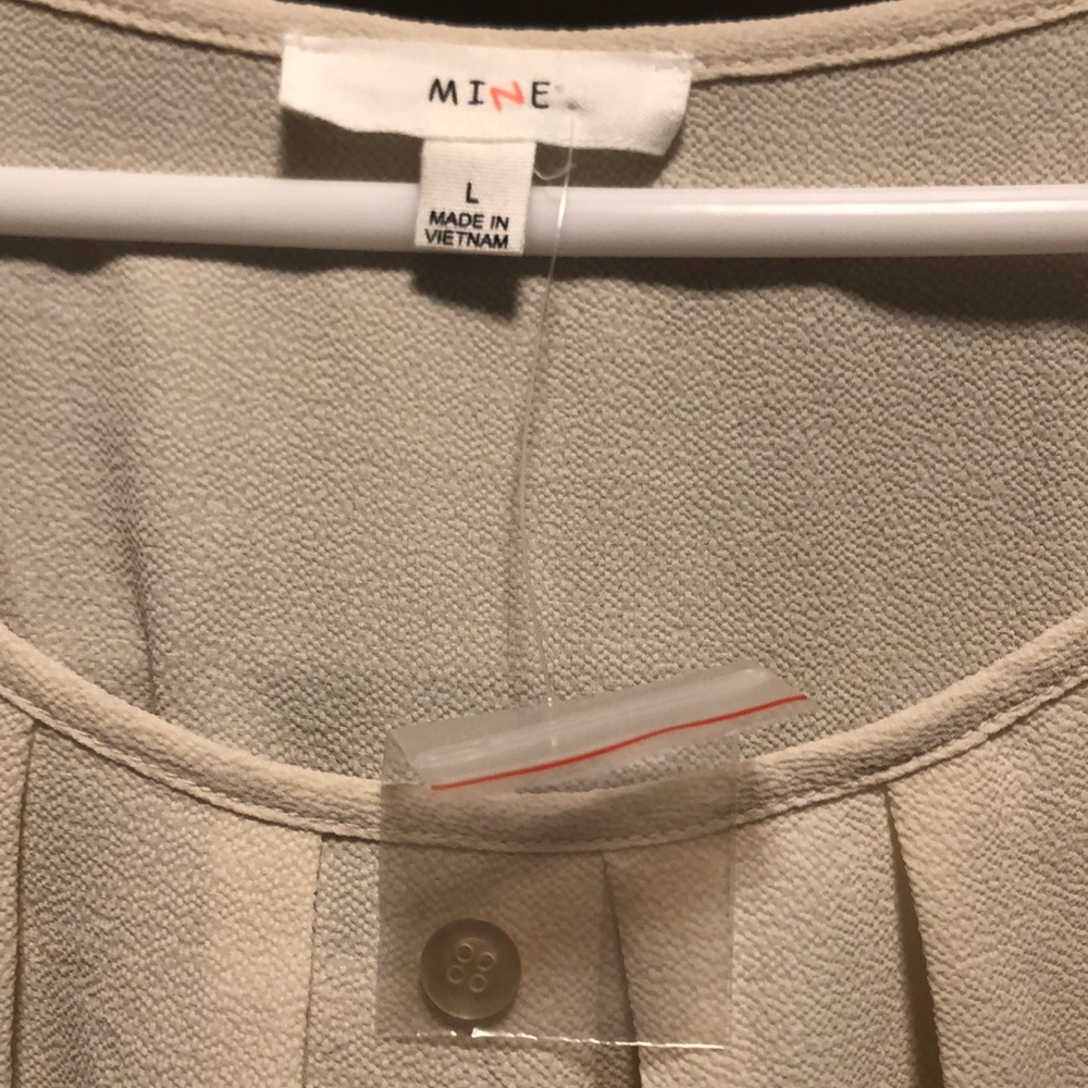 Ivory Top, Size Large - Picture 3 of 5